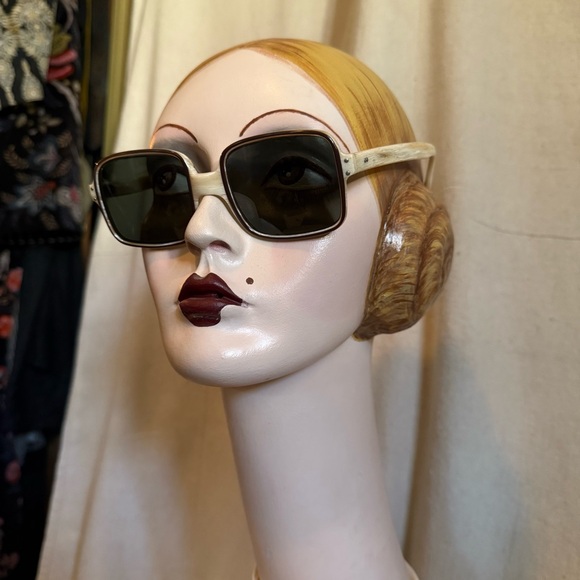 Vintage Selecta Sunglasses - Picture 2 of 8